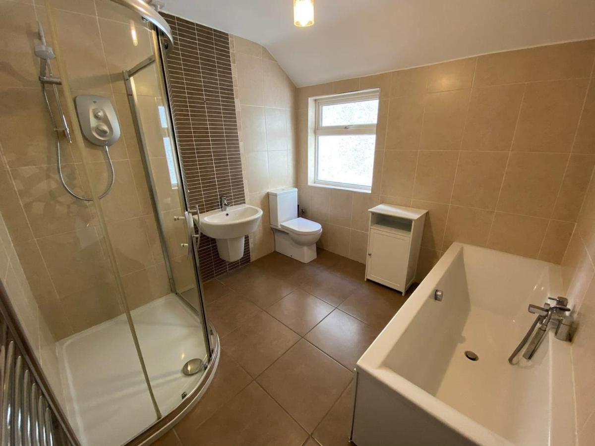 4 Bed Home Portrush Town Centre Exterior photo